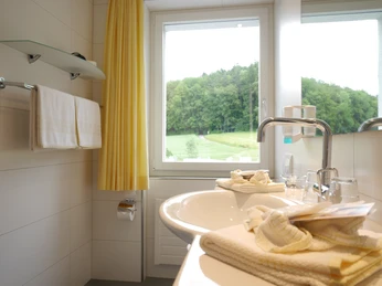 Seengen_Eichberg_Hotelzimmer_Bad