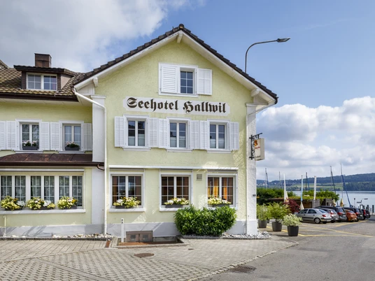 BaS_Seehotel_Hallwil_Aussenansicht