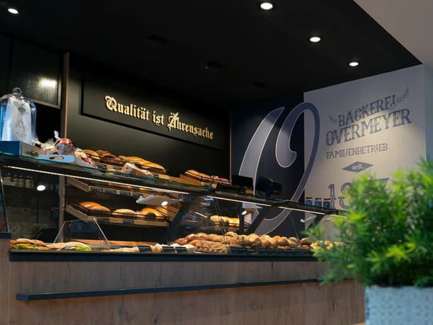 Overmeye_Bäckerei_Hüde_Thekenbereich.jpg