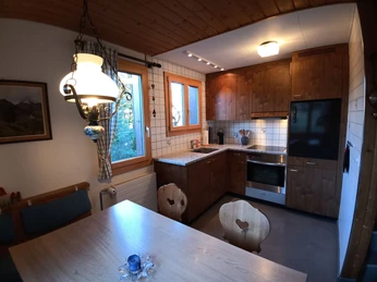 Bijou eat-in kitchen