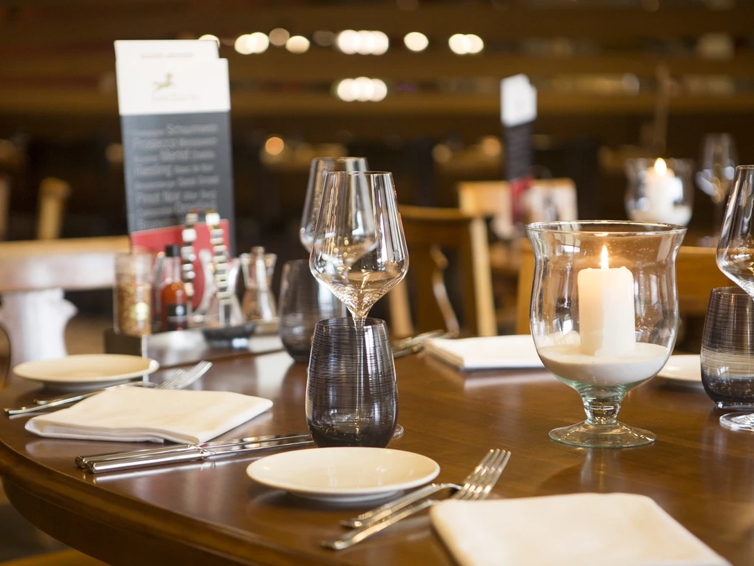 Lenzburg_Ochsen_Restauranttisch