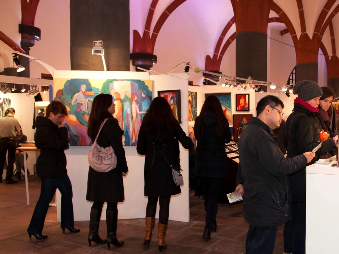 BBK-Kuenstlermarkt-Weihnachtsmarkt_Roemerhallen_BBK-Archiv_FotoBarbara-Walzer (0).jpg