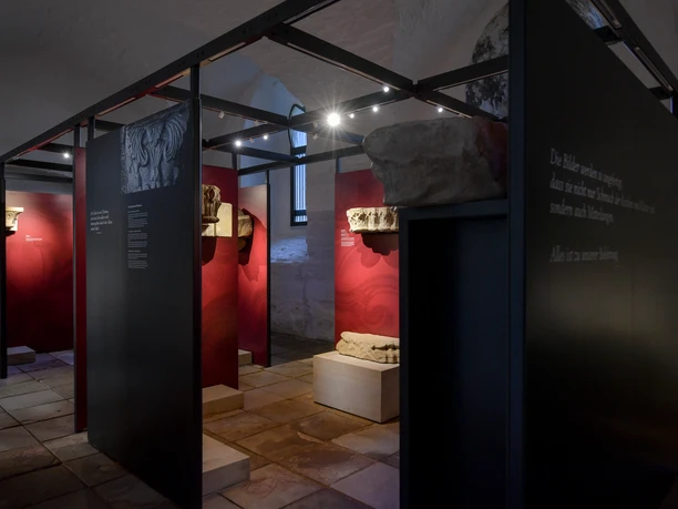 Ausstellung im Lapidaium im Klostergut Mariental Ausstellung im Lapidaium im Klostergut Mariental