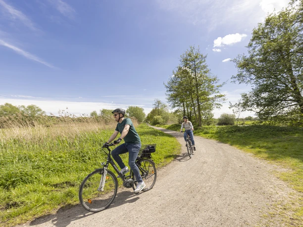 Radfahrer am Aller-Radweg Celle