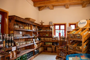 Innenansicht Hofladen.jpg Innenansicht Hofladen Mühlenmuseum