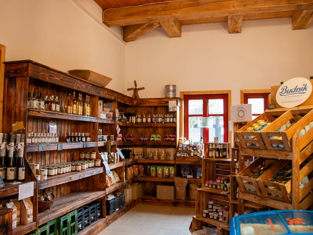 Innenansicht Hofladen.jpg Innenansicht Hofladen Mühlenmuseum