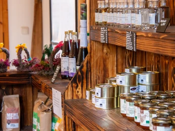 Sortiment Hofladen.jpg Sortiment im Hofladen im Internationalen Mühlenmuseum