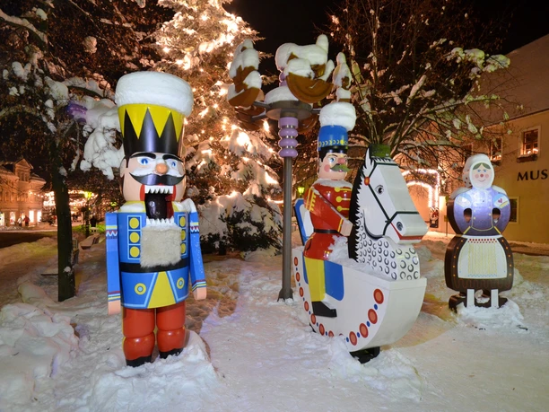 Der Olbernhauer Marktplatz zur Advents- und Weihnachtszeit