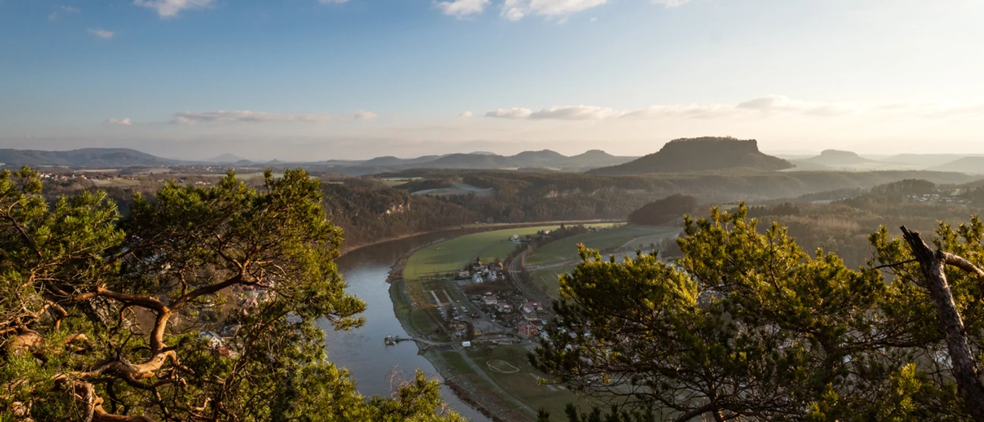 Blick von der Bastei Richtung Kurort Rathen