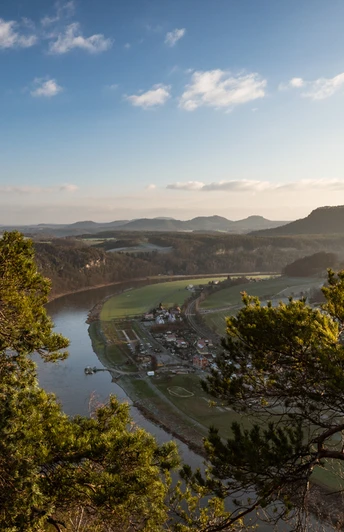 Blick von der Bastei Richtung Kurort Rathen