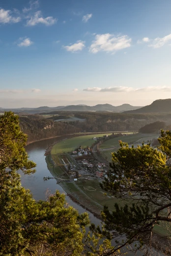 Blick von der Bastei Richtung Kurort Rathen