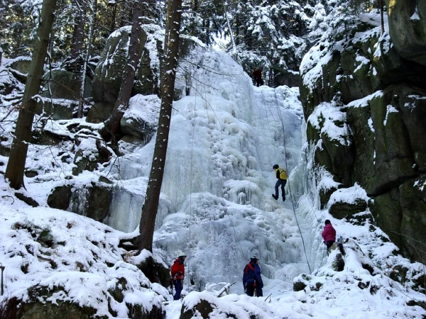Eisklettern am Blauenthaler Wasserfall