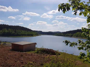 Talsperre Dröda - Feilebachtalsperre im Frühling