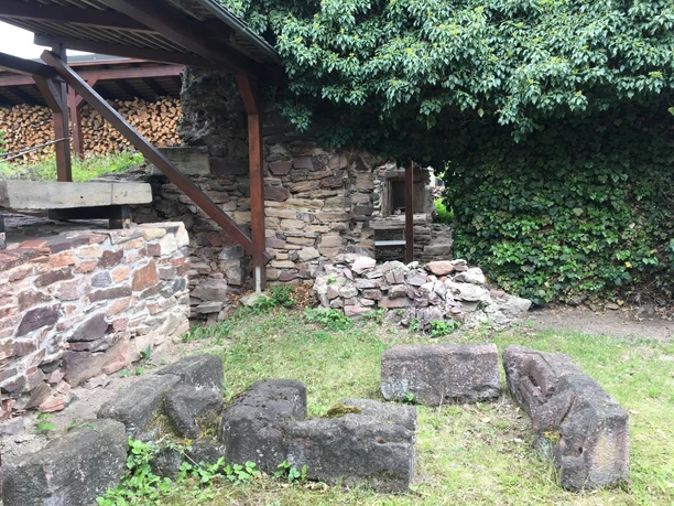 Mauern des ehemaligen Kloster Cronschwitz