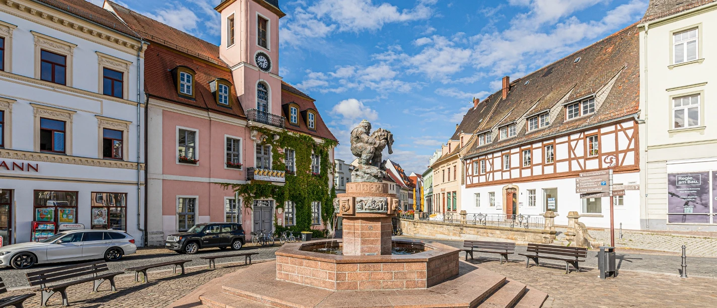 Marktplatz in Wurzen mit Ringelnatz-Brunnen