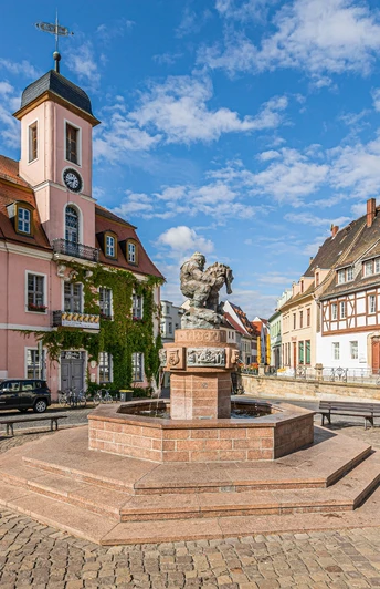 Marktplatz in Wurzen mit Ringelnatz-Brunnen