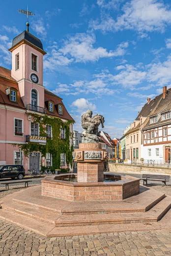Marktplatz in Wurzen mit Ringelnatz-Brunnen