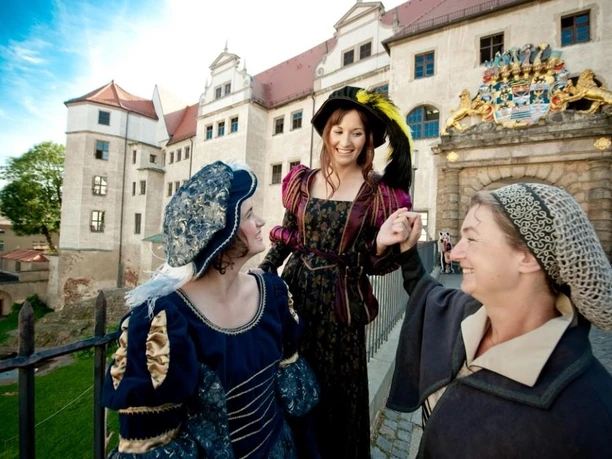 Auf der Schlossbrücke ins Schloss Hartenfels Torgau