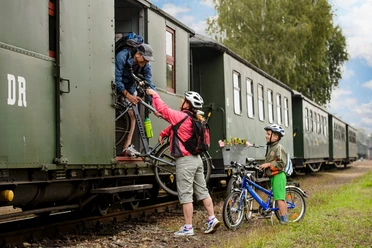 Zustieg in die Döllnitzbahn "Wilder Robert"