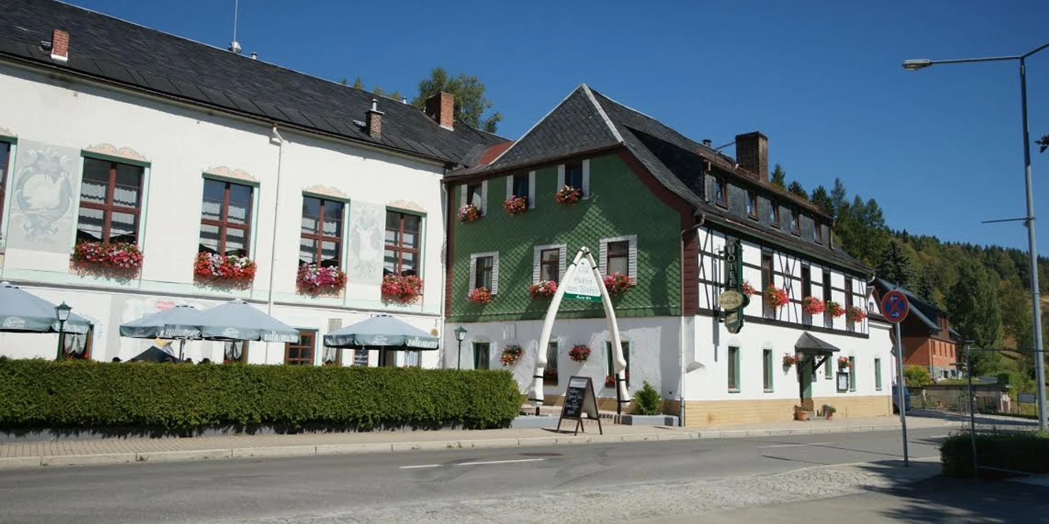 Wanderparkplatz Zwota mit Blick auf Gasthof zum Walfisch