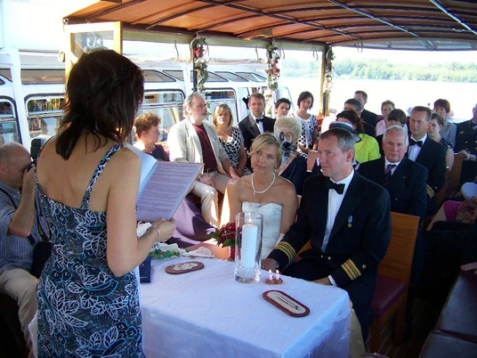 Hochzeit auf der MS Neuseenland