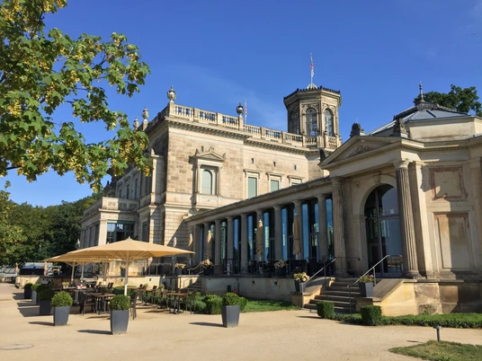 Lingnerschloss von der Terrasse aus