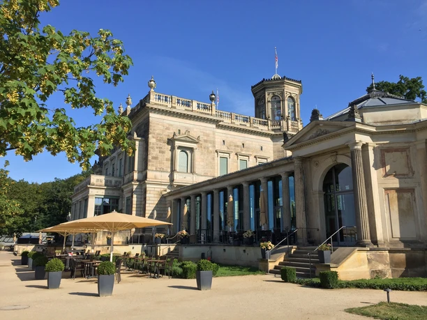 Lingnerschloss von der Terrasse aus