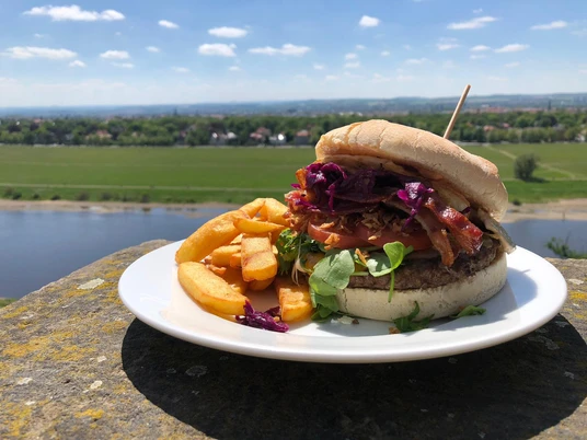 Burger mit Elbblick