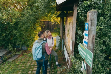 Kammweg Etappe 16 Burgstein Ruinen_Wanderparkplatz