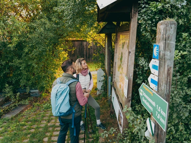 Kammweg Etappe 16 Burgstein Ruinen_Wanderparkplatz
