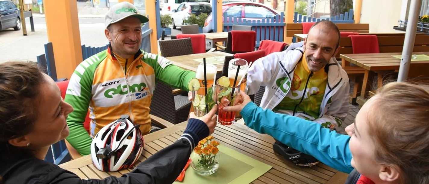 Buntes Haus Seiffen_Radfahren_Biergarten3