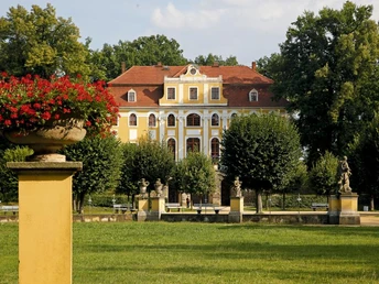Schloss und Schlosspark Neschwitz