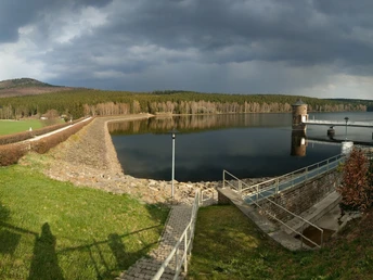 Talsperre Cranzahl mit Berg Bärenstein