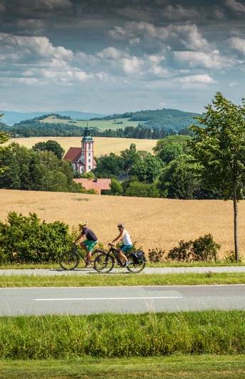 Blick auf die Nikolaikirche in Spitzkunnersdorf