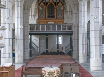Kirchenschiff mit Orgel Eilenburg