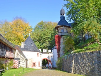 Schloss Rochsburg, Vorderes Tor