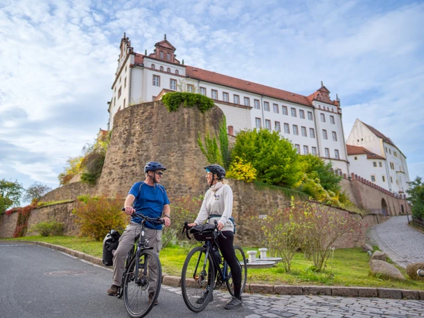 Schloss Colditz liegt direkt am Mulderadweg