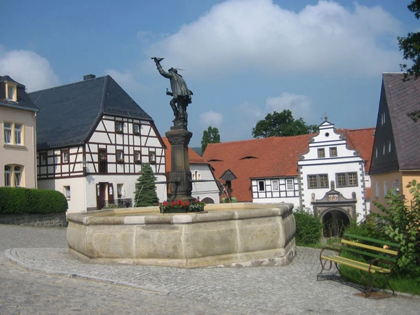 Falknerbrunnen in Lauenstein