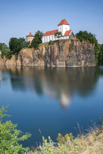 Die Bergkirche Beucha am Tagebausee