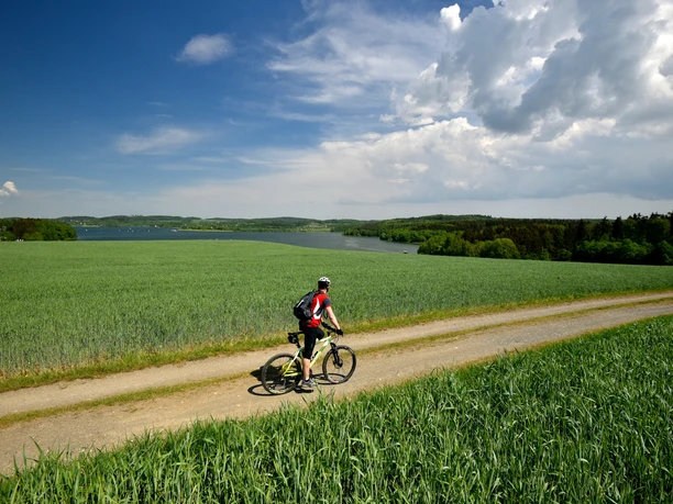 Radfahren an der Talsperre Pöhl