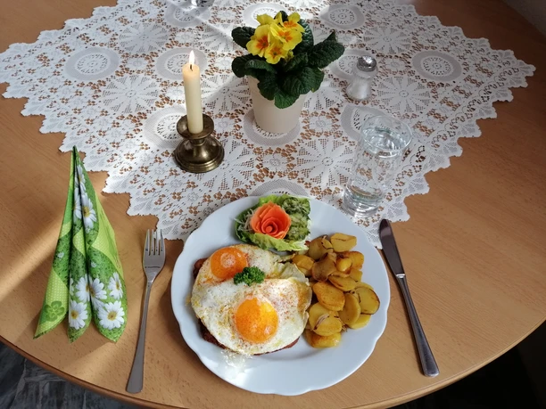 Gasthof Drei Tannen Langenwetzendorf - Schnitzel mit Bratkartoffeln und Setzei