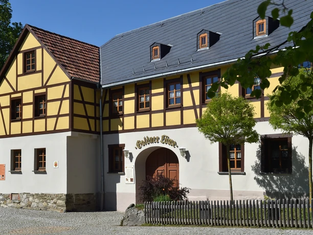 Ensemble Hillersches Gut und Vereinshaus Goldner Löwe