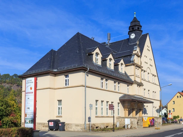 ehem. Rathaus Coßmannsdorf, heute städtisches Verwaltungsgebäude