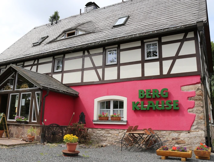 Außenansicht der Gaststätte Bergklause