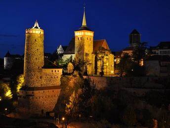 romantisch angeleuchtete Bautzener Altstadt