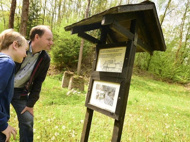Vater & Sohn am Alaunbergwerk in Mühlwand bei Reichenbach/Vogtland