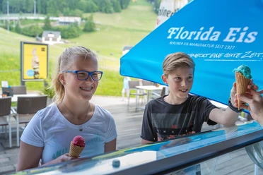 Eis essen in Oberwiesenthal