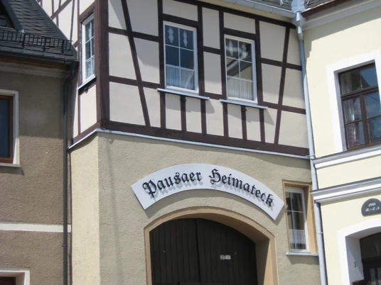 Eingang zum Pausaer Heimateck