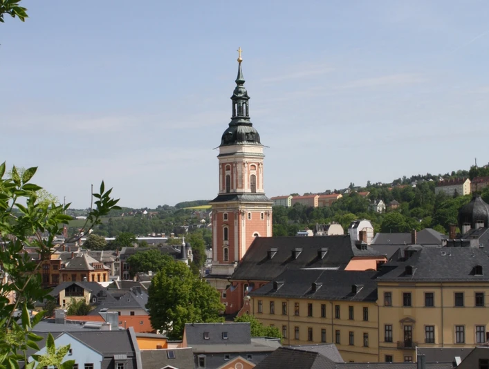 Blick auf die Stadtkirche St. Marien und das Untere Schloss Greiz