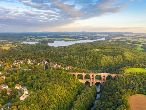 Elstertalbrücke und Talsperre Pöhl